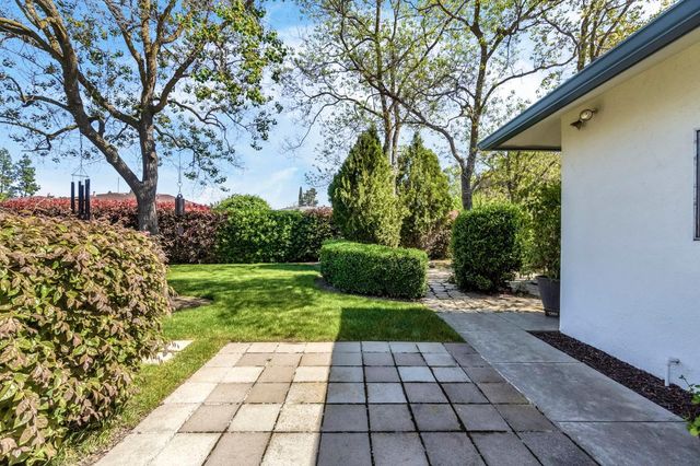 6620 N Dearing Avenue, Fresno, CA 93710