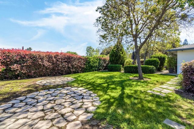 6620 N Dearing Avenue, Fresno, CA 93710