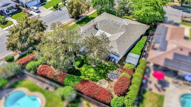6620 N Dearing Avenue, Fresno, CA 93710