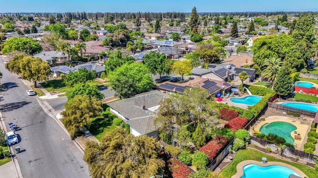 6620 N Dearing Avenue, Fresno, CA 93710