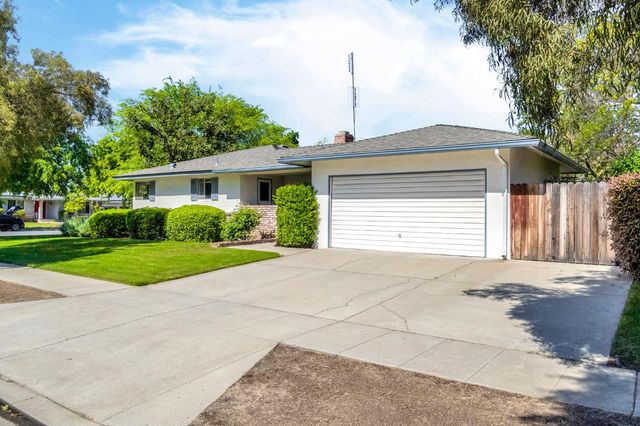 6620 N Dearing Avenue, Fresno, CA 93710
