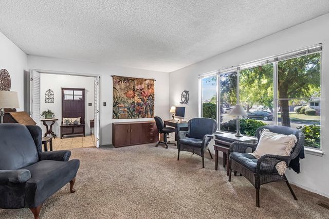 6620 N Dearing Avenue, Fresno, CA 93710