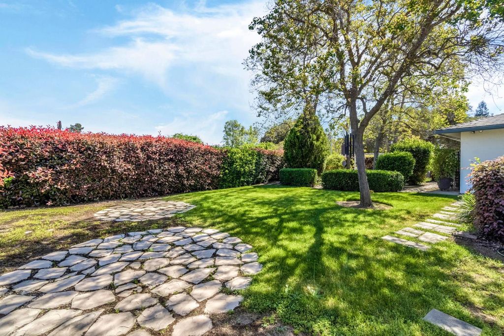 Image 38 of property listing at 6620 N Dearing Avenue, Fresno, CA 93710