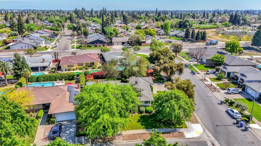 Image 43 of property listing at 6620 N Dearing Avenue, Fresno, CA 93710