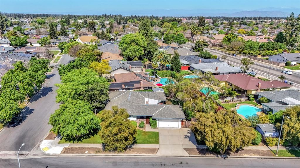 Image 45 of property listing at 6620 N Dearing Avenue, Fresno, CA 93710