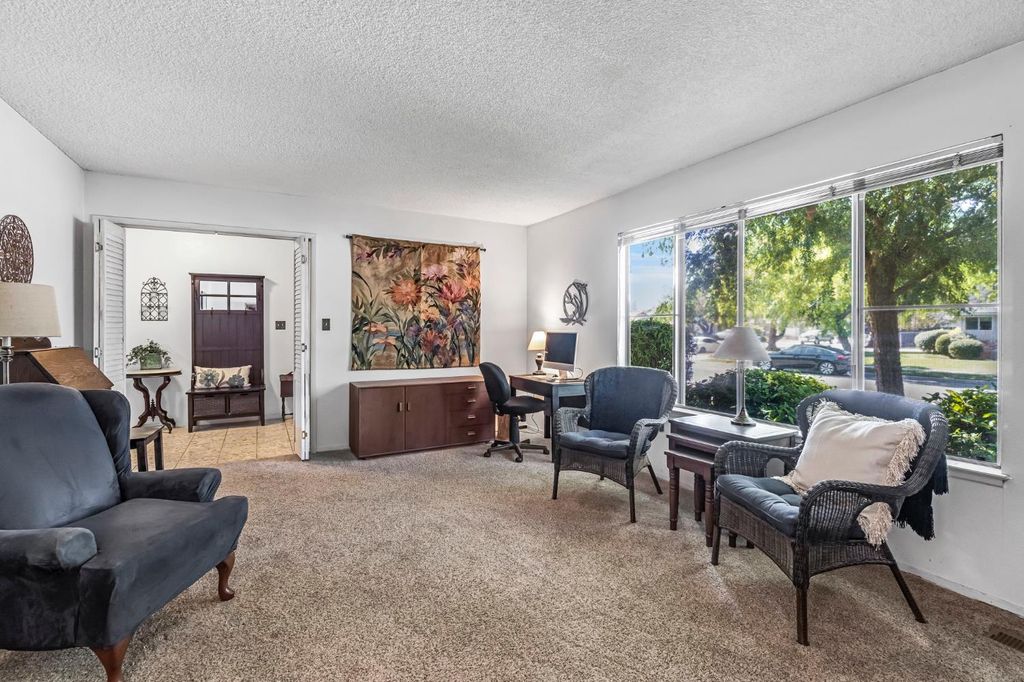 Image 8 of property listing at 6620 N Dearing Avenue, Fresno, CA 93710