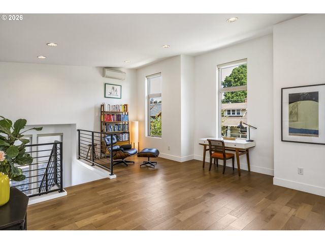 4135 Se 30TH Ave, Portland, OR 97202