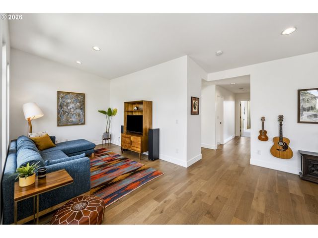 4135 Se 30TH Ave, Portland, OR 97202