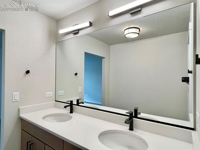 6132 Steele Creek Way, Colorado Springs, CO 80922