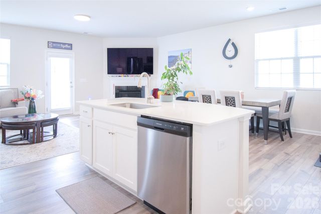6016 Chelsea Oaks Ridge, Tega Cay, SC 29708