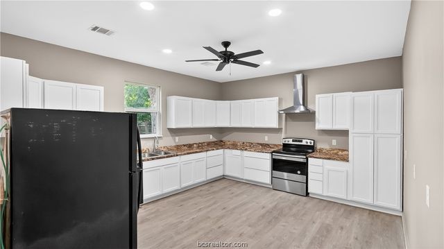 205 South Banks Street, Caldwell, TX 77836