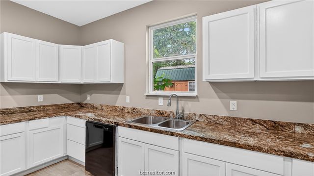 205 South Banks Street, Caldwell, TX 77836