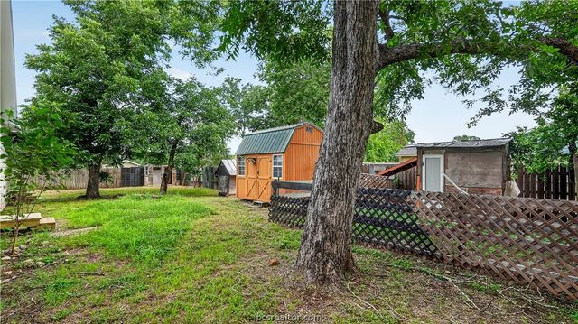 205 South Banks Street, Caldwell, TX 77836