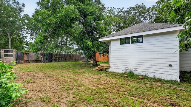 205 South Banks Street, Caldwell, TX 77836