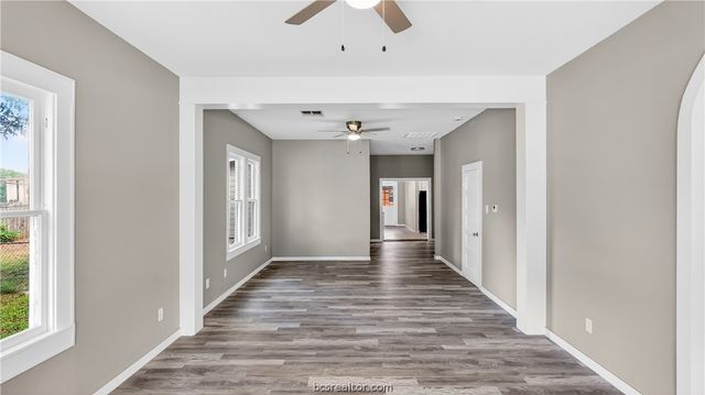 205 South Banks Street, Caldwell, TX 77836