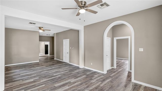 205 South Banks Street, Caldwell, TX 77836