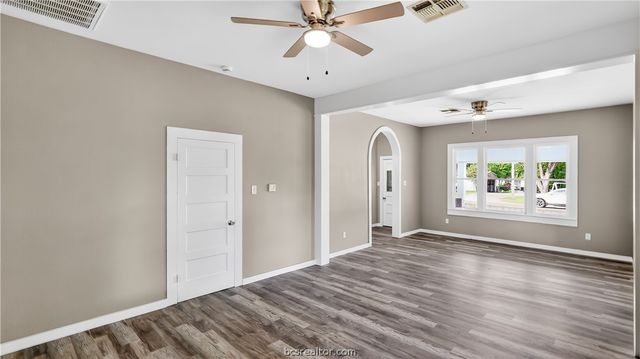 205 South Banks Street, Caldwell, TX 77836