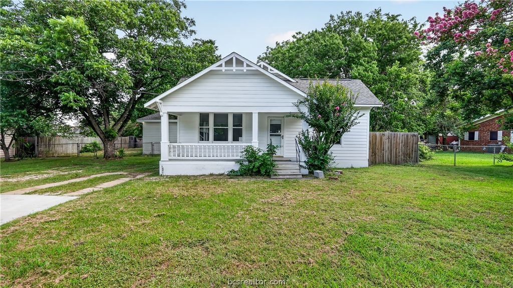 205 South Banks Street, Caldwell, TX 77836