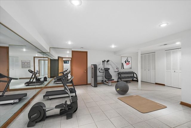 6630 N Spokane Avenue, Lincolnwood, IL 60712