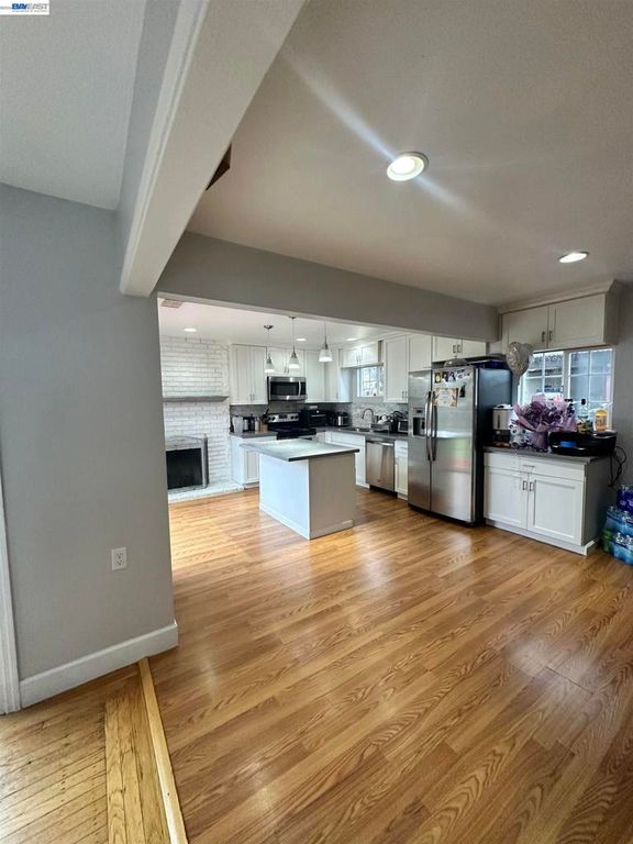 Image 17 of property listing at 26847 26847 Gaither Way, Hayward, CA 94544