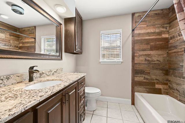 12175 Peairs Rd, Zachary, LA 70791