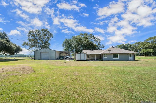 12175 Peairs Rd, Zachary, LA 70791