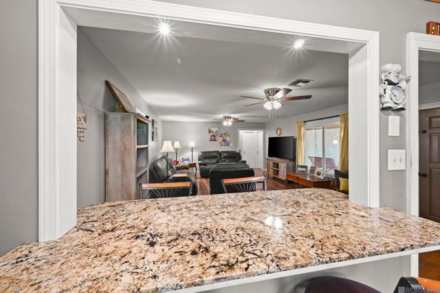 12175 Peairs Rd, Zachary, LA 70791