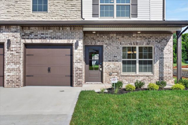 653 Woodrush Dr, Clarksville, TN 37040