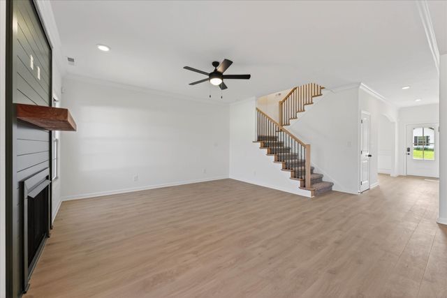 653 Woodrush Dr, Clarksville, TN 37040