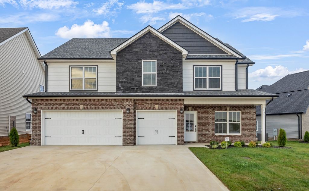 653 Woodrush Dr, Clarksville, TN 37040