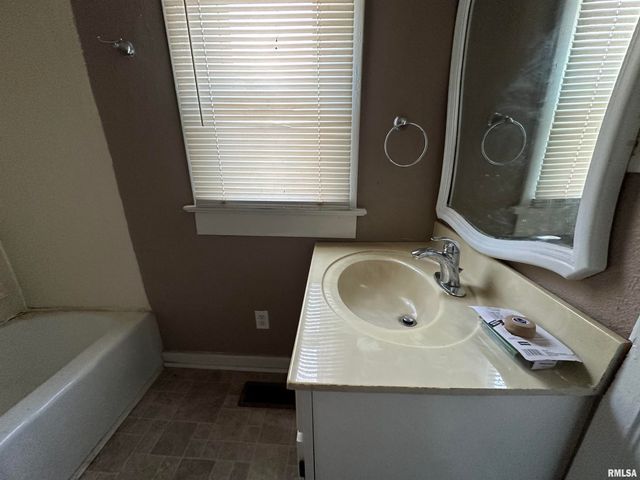 1037 N WESLEY Street, Springfield, IL 62702