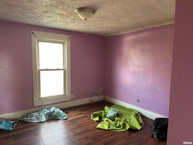 1037 N WESLEY Street, Springfield, IL 62702