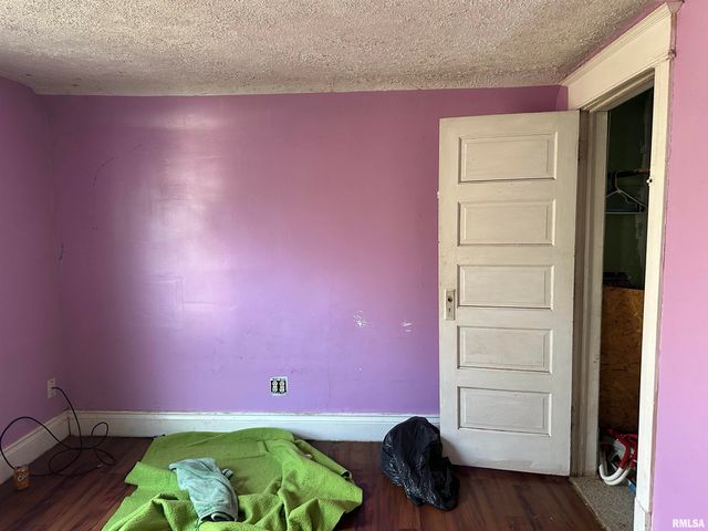 1037 N WESLEY Street, Springfield, IL 62702