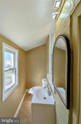 5604 N 2ND ST, Philadelphia, PA 19120