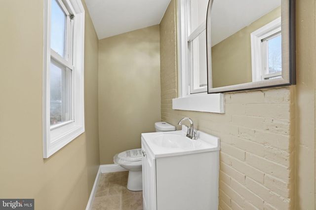 5604 N 2ND ST, Philadelphia, PA 19120