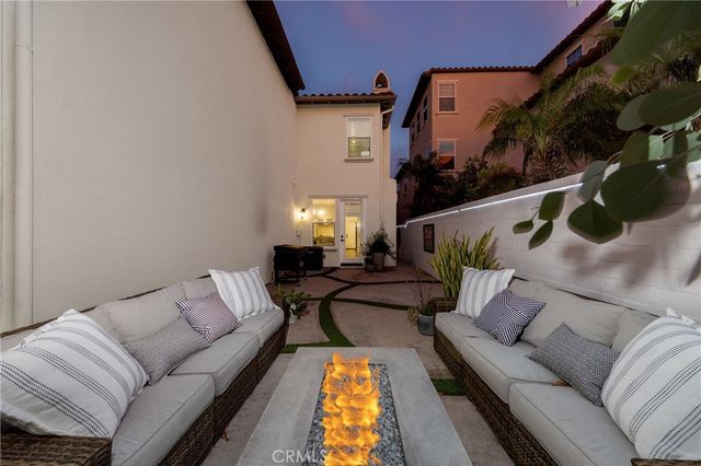 18741 Sinclair Lane, Huntington Beach, CA 92648