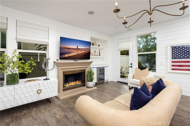 18741 Sinclair Lane, Huntington Beach, CA 92648