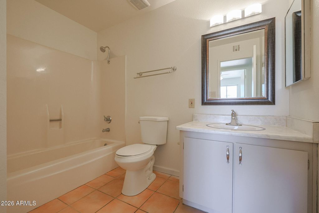 Image 19 of property listing at 10037 N 37TH Drive, Phoenix, AZ 85051