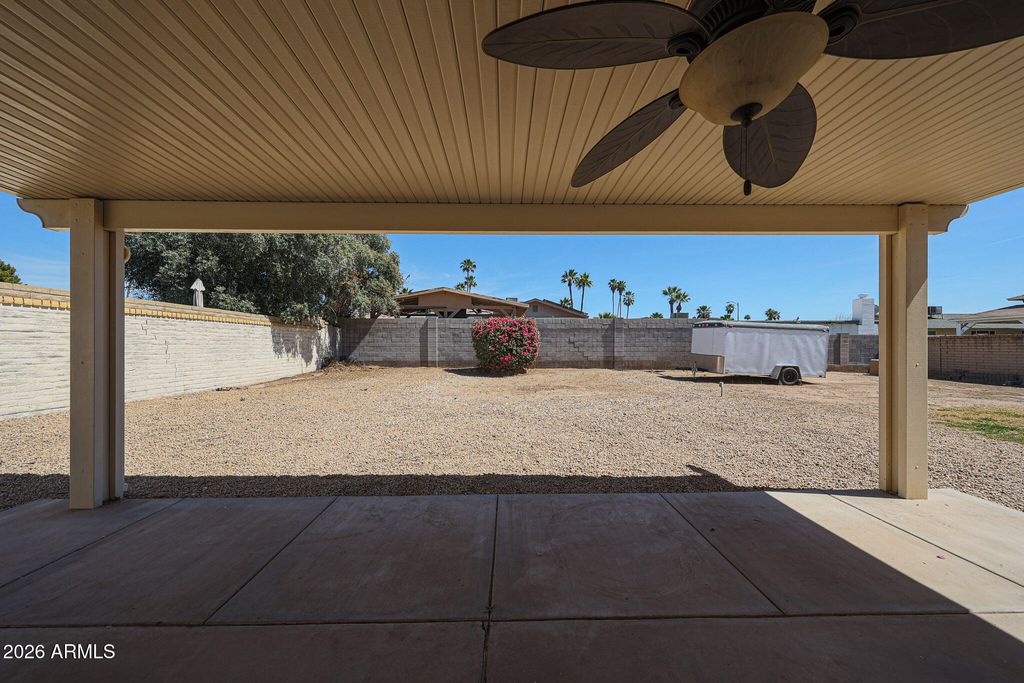 Image 24 of property listing at 10037 N 37TH Drive, Phoenix, AZ 85051