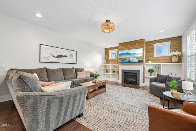 129 Pointe Park Circle, Holly Springs, NC 27540
