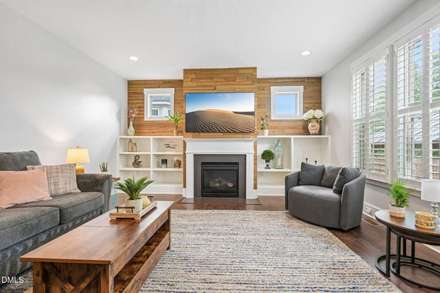 129 Pointe Park Circle, Holly Springs, NC 27540