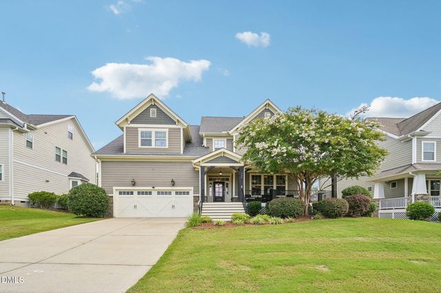 129 Pointe Park Circle, Holly Springs, NC 27540