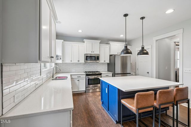 129 Pointe Park Circle, Holly Springs, NC 27540
