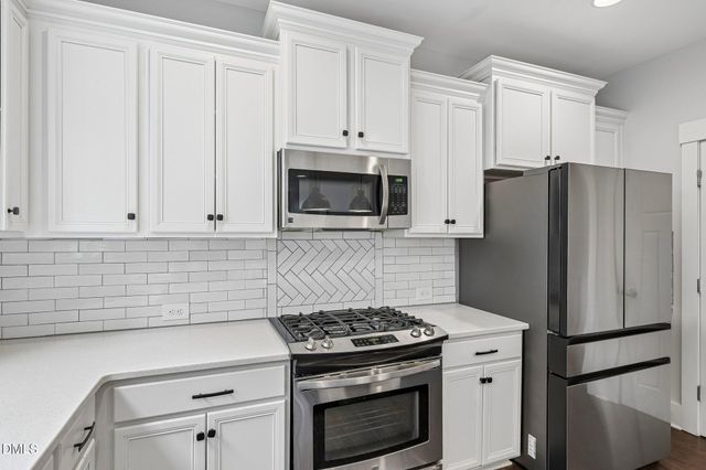 129 Pointe Park Circle, Holly Springs, NC 27540