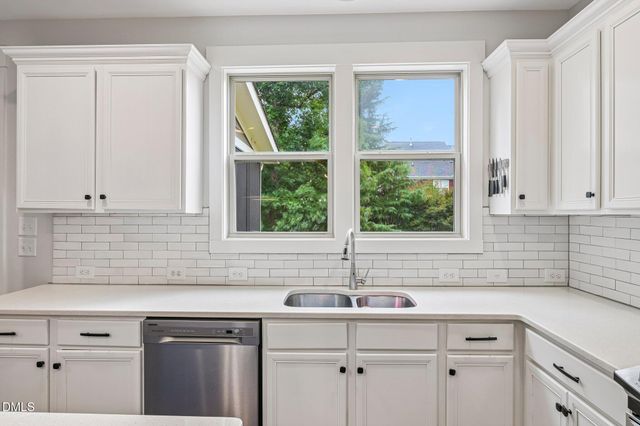 129 Pointe Park Circle, Holly Springs, NC 27540