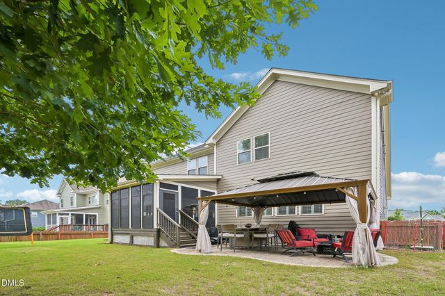 129 Pointe Park Circle, Holly Springs, NC 27540