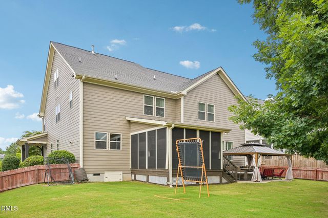 129 Pointe Park Circle, Holly Springs, NC 27540