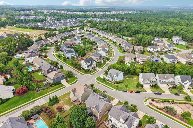 129 Pointe Park Circle, Holly Springs, NC 27540