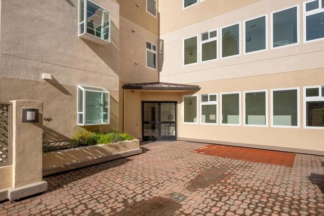 30 Lorton Avenue 302, Burlingame, CA 94010