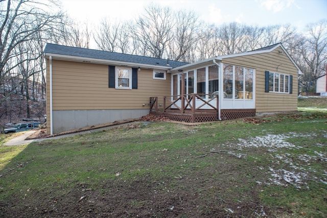 201 Prescott Rd, Northbridge, MA 01588